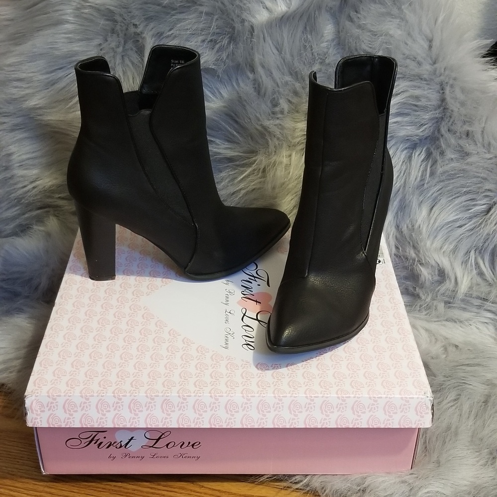 Womens Ankle Bootie Black Size 9